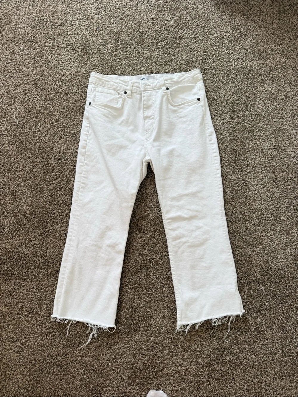 Zara White Cropped Straight Jeans with Frayed Hem